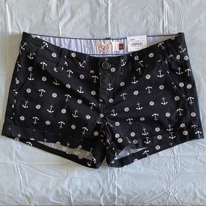 NWT SO Low Rise Shortie shorts size 3